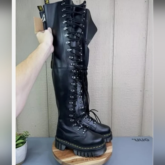 COSPLAY RARE Dr. Martens 22-Eye All Leather Thigh-high Platform Boots Size11 NIB - Picture 7 of 13